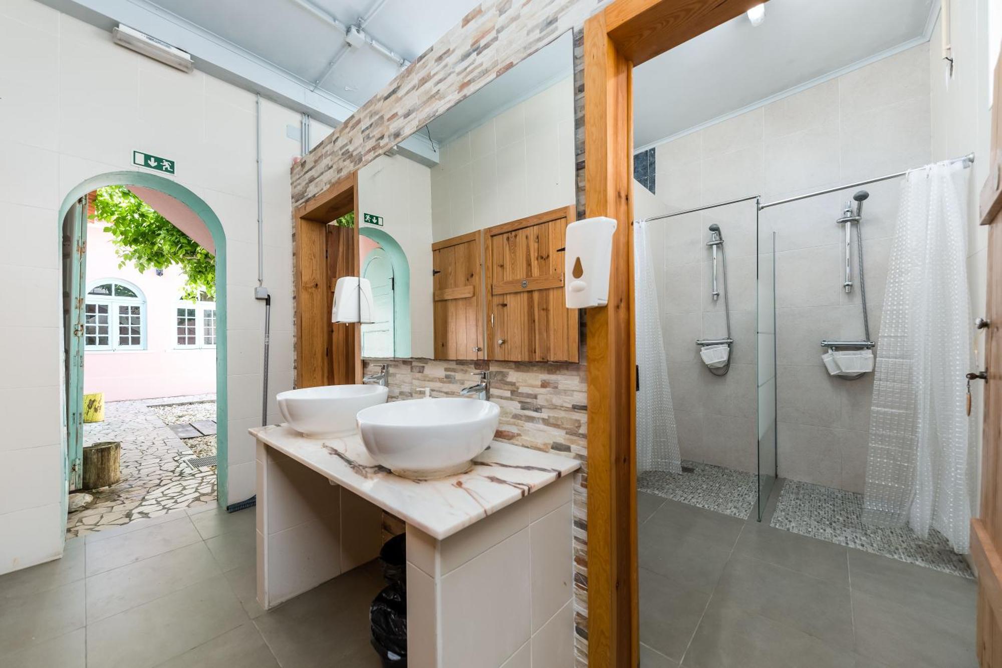 Kali Vice Surf Villa กอสตา ดา กาปาริกา ภายนอก รูปภาพ