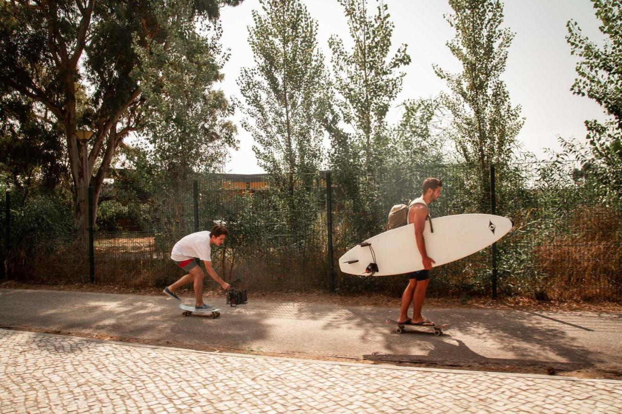 Kali Vice Surf Villa กอสตา ดา กาปาริกา ภายนอก รูปภาพ